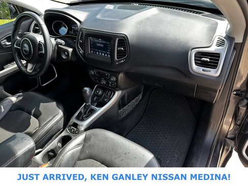Used 2018 Jeep Compass Latitude w/ Popular Equipment Group AWD/4WD image 20