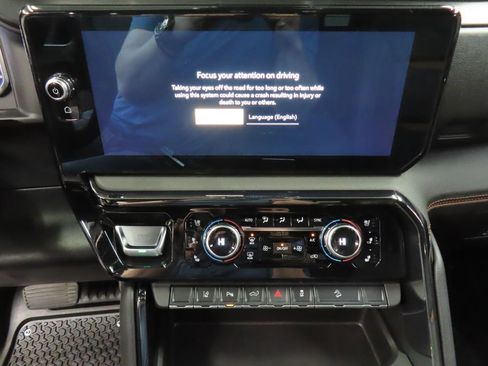 Used 2024 GMC Sierra 2500 AT4 w/ AT4 Premium Plus Package image 17