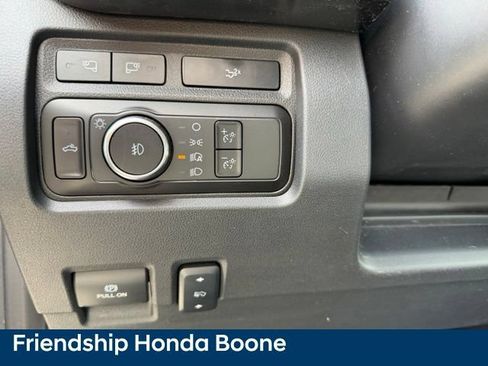 Used 2024 Ford F250 Lariat w/ Lariat Ultimate Package AWD/4WD image 19