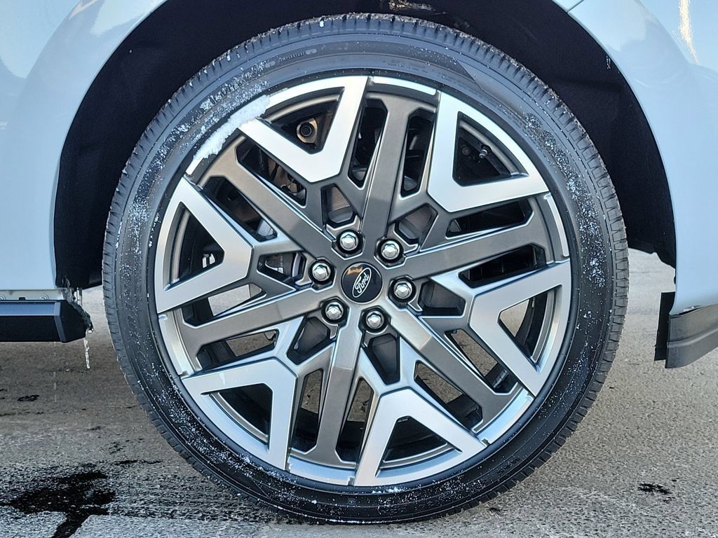 New 2025 Ford Expedition Platinum w/ Platinum Ultimate Package AWD/4WD image 9