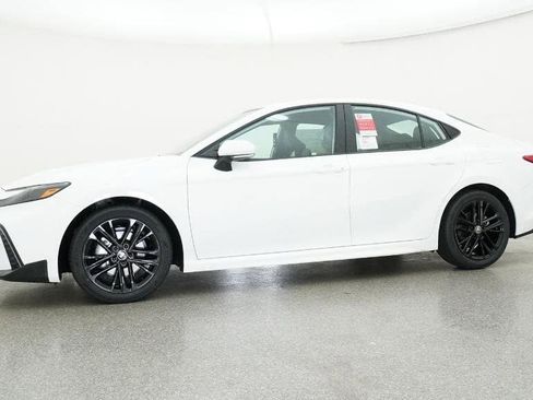 New 2026 Toyota Camry SE image 18