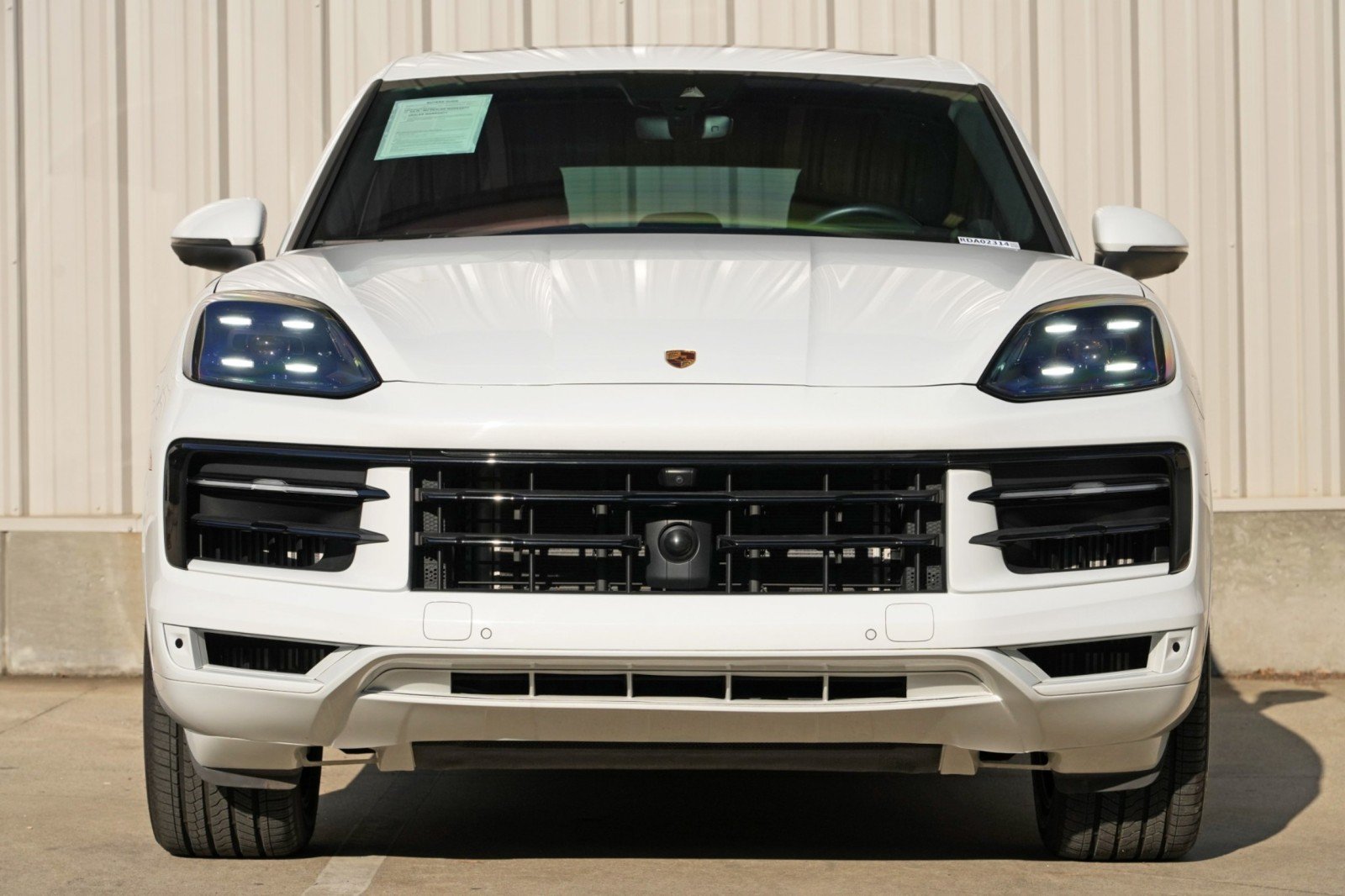 Used 2024 Porsche Cayenne AWD/4WD image 7