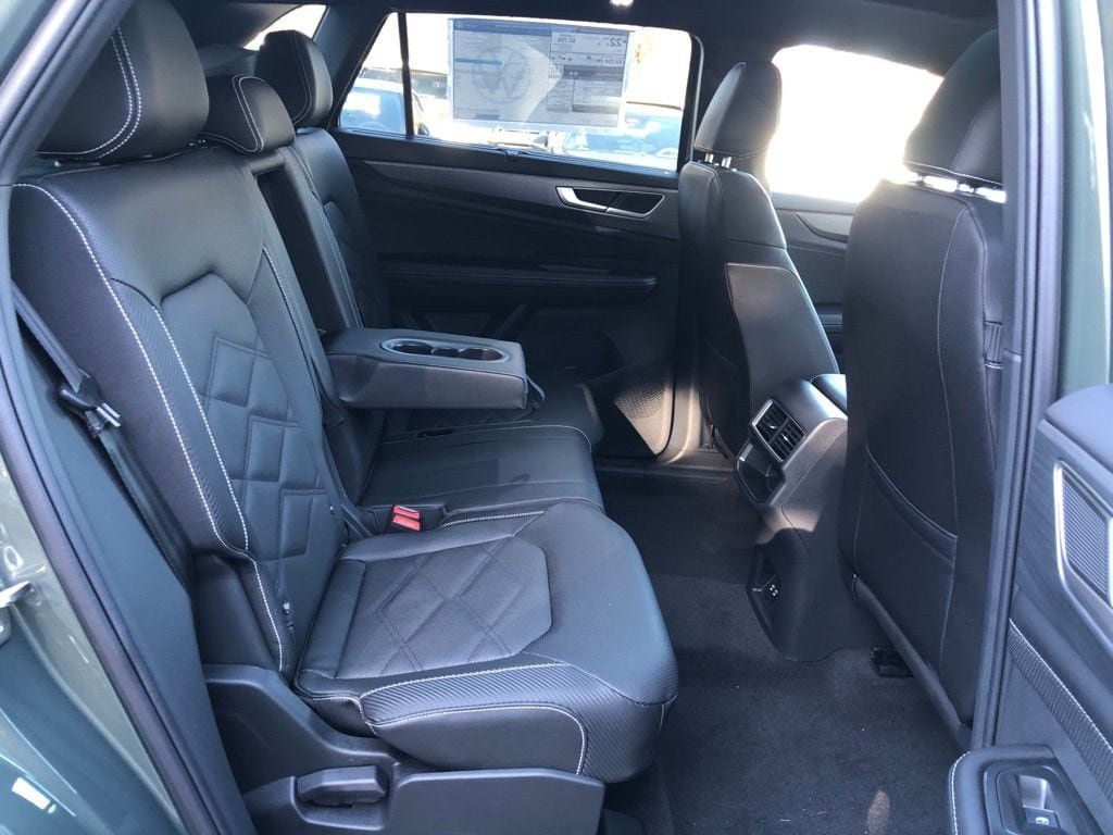 Used 2026 Volkswagen Atlas Cross Sport SE w/ Panoramic Sunroof Package AWD/4WD image 30