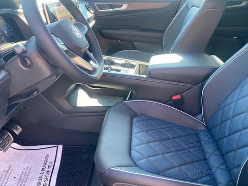 New 2026 Volkswagen Atlas Cross Sport SEL Premium R-Line image 9