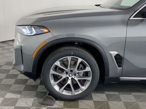 Used 2026 BMW X5 sDrive40i w/ Premium Package image 9