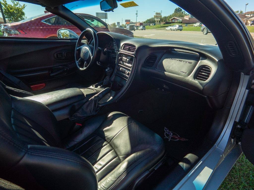 Used 1997 Chevrolet Corvette Coupe w/ Memory Pkg RWD image 18