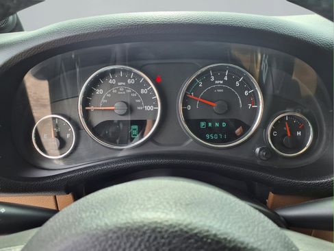 Used 2014 Jeep Wrangler Unlimited Sahara w/ Connectivity Group image 8