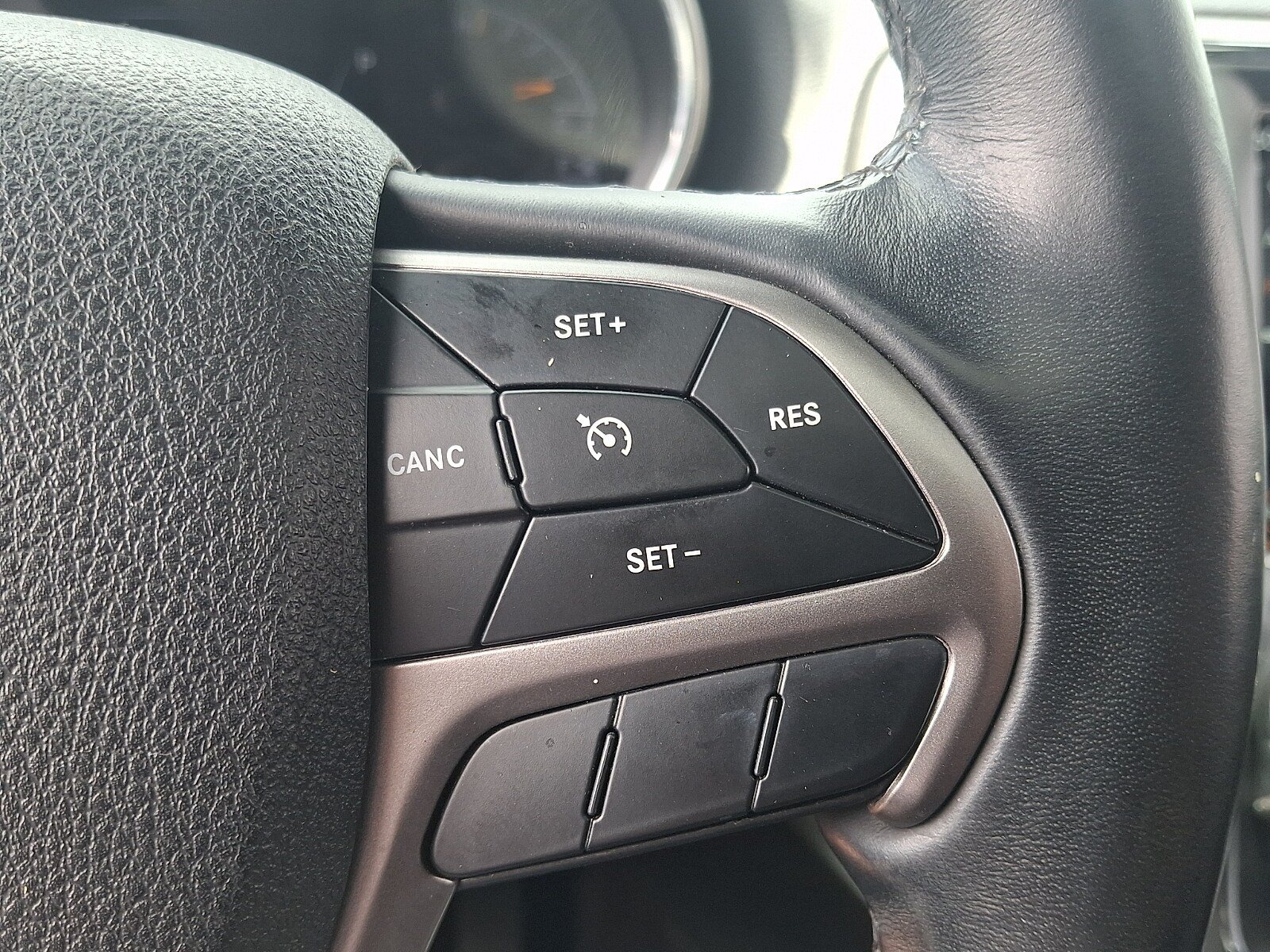 Used 2018 Jeep Grand Cherokee Altitude AWD/4WD image 25