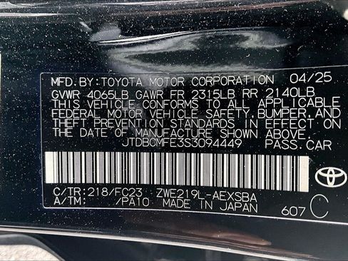Used 2025 Toyota Corolla SE w/ SE Premium Package FWD image 30