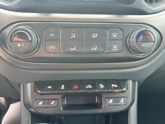 Used 2022 Chevrolet Colorado Z71 AWD/4WD image 46