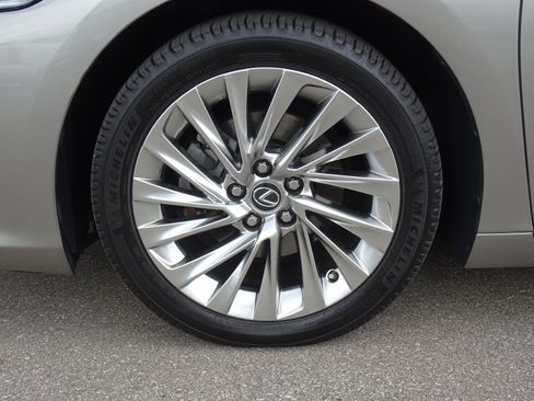 Used 2020 Lexus ES 350 w/ Accessory Package FWD image 30
