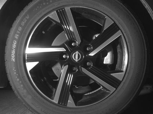 Used 2025 Nissan Sentra SV FWD image 13