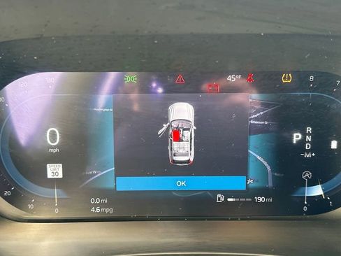 Used 2025 Volvo XC60 B5 Plus image 24