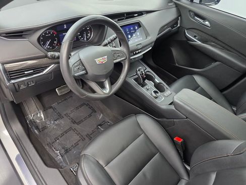 Used 2023 Cadillac XT4 Sport image 10