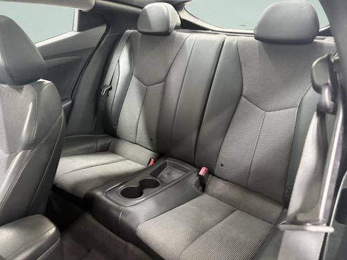 Used 2013 Hyundai Veloster w/ Style Pkg FWD image 11