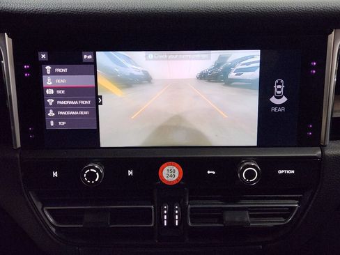 Used 2023 Porsche Macan S image 36