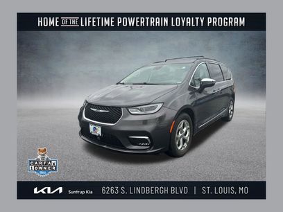 Used 2023 Chrysler Pacifica Limited