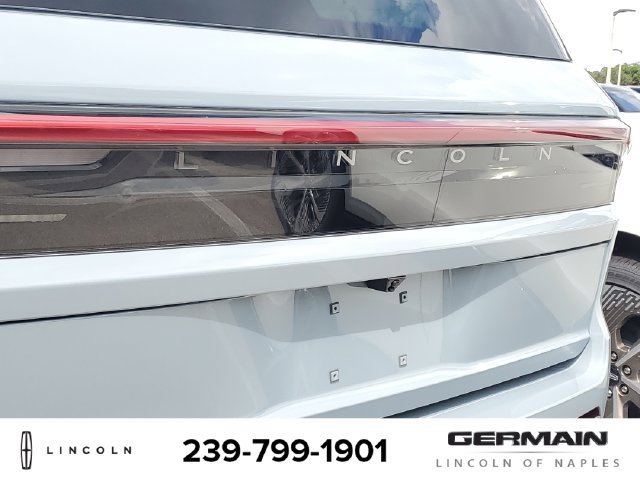 New 2027 Lincoln Navigator Premiere RWD image 16