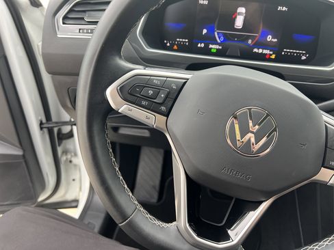 Certified 2023 Volkswagen Tiguan SE image 18