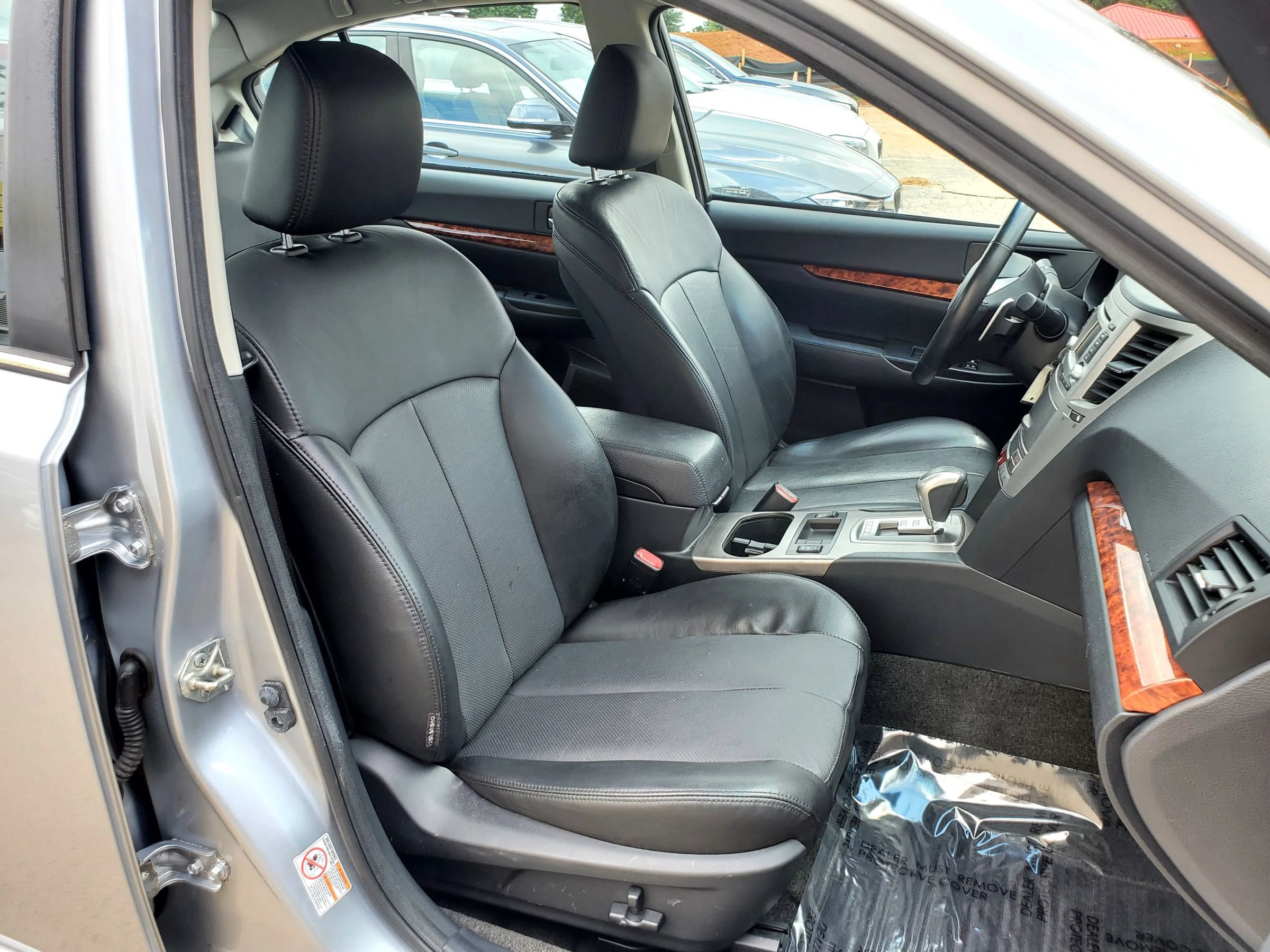 Used 2012 Subaru Legacy 3.6R Limited AWD/4WD image 3