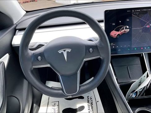 Used 2021 Tesla Model Y Long Range AWD/4WD image 5