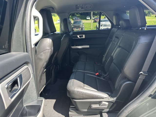 Used 2023 Ford Explorer XLT AWD/4WD image 31