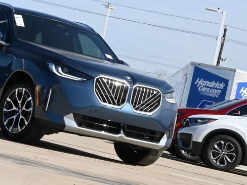 New 2026 BMW X3 xDrive30 w/ Premium Package image 3