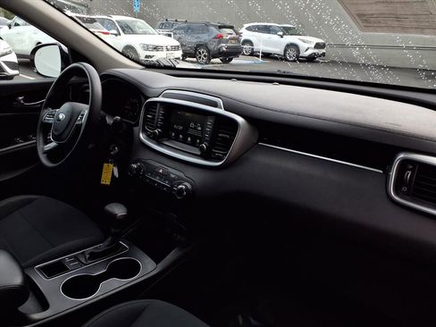 Used 2019 Kia Sorento LX image 23