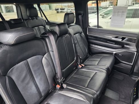 Used 2024 Jeep Wagoneer L Series II w/ Flexible Seating Group image 20