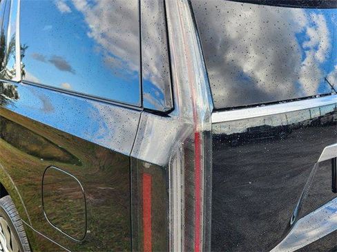 Certified 2025 Cadillac Escalade Premium Luxury Platinum image 11