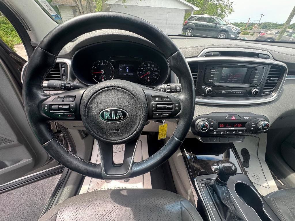 Used 2016 Kia Sorento EX FWD image 19