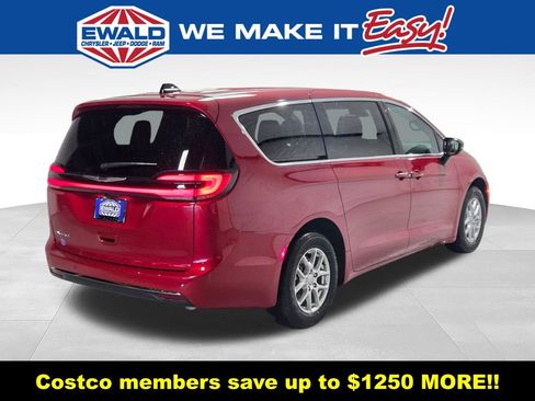 New 2026 Chrysler Pacifica Select FWD image 19