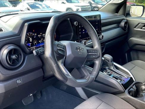 Used 2024 Chevrolet Colorado Trail Boss AWD/4WD image 8