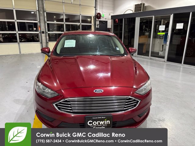 Used 2017 Ford Fusion SE FWD image 3