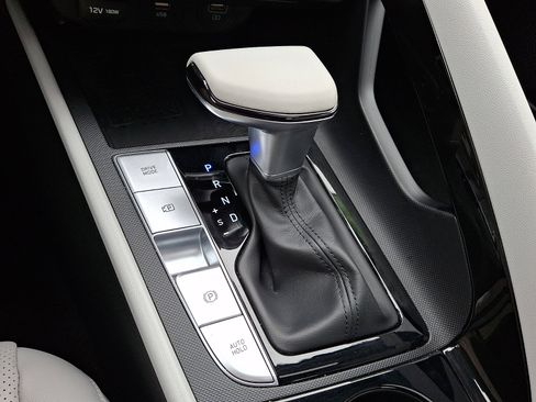 Certified 2022 Hyundai Elantra Limited w/ Cargo Package image 15