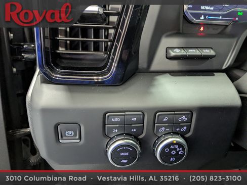 Used 2024 GMC Sierra 1500 AT4X image 18