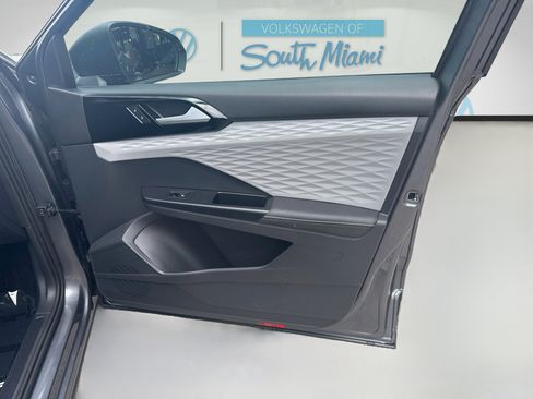 Certified 2024 Volkswagen Taos S FWD image 32