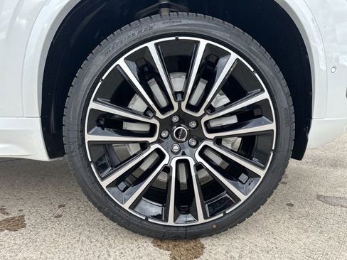 New 2026 Volvo XC90 B6 Plus w/ Protection Package Premier image 9