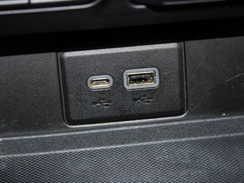 Used 2022 Chevrolet Tahoe Z71 image 45