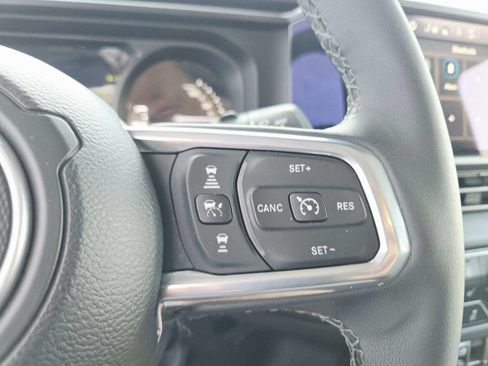 Certified 2025 Jeep Wrangler Unlimited Sahara AWD/4WD image 24