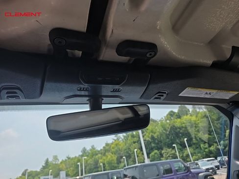 Used 2021 Jeep Gladiator Mojave AWD/4WD image 14