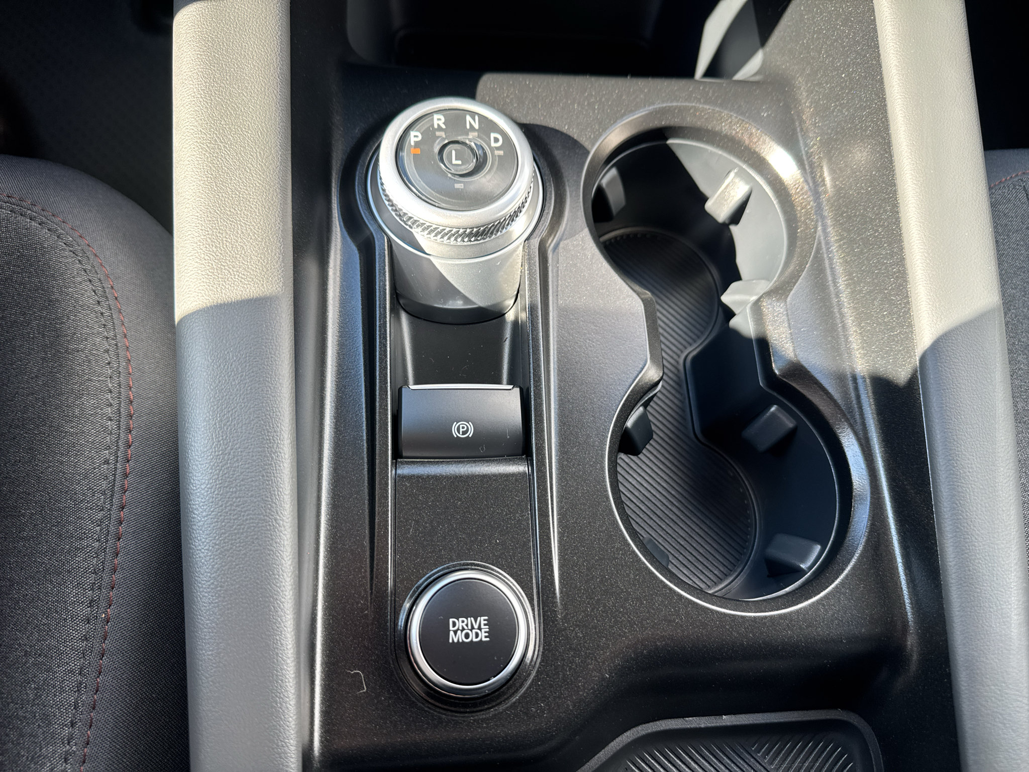 Used 2026 Ford Explorer Active RWD image 14