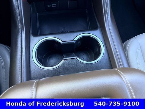 Used 2022 Chevrolet Suburban LT w/ Luxury Package image 26