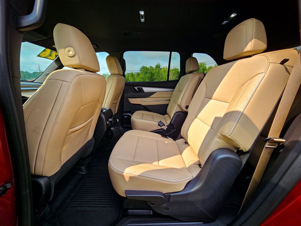 Used 2026 Buick Enclave Preferred w/ LPO, Floor Liner Package AWD/4WD image 32