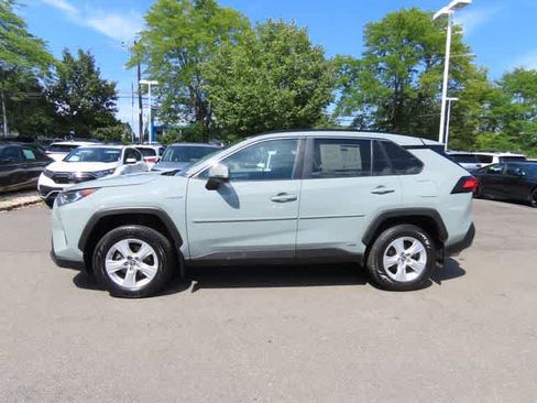 Used 2019 Toyota RAV4 XLE w/ Convenience Package AWD/4WD image 3
