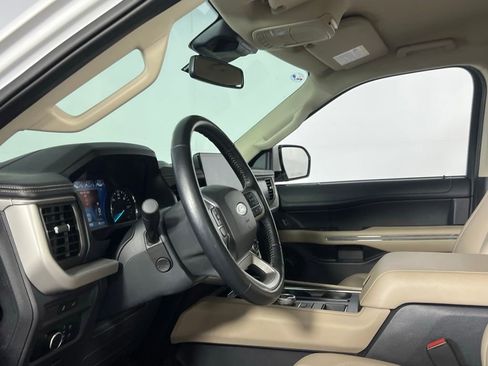 Used 2024 Ford Expedition Max XLT image 22