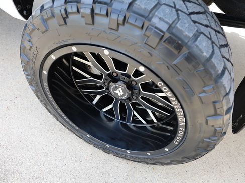 Used 2014 Toyota Tundra SR5 w/ SR5 Upgrade Package RWD image 21