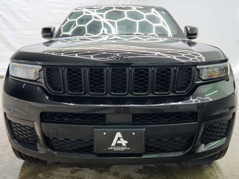 Used 2022 Jeep Grand Cherokee L Laredo image 9