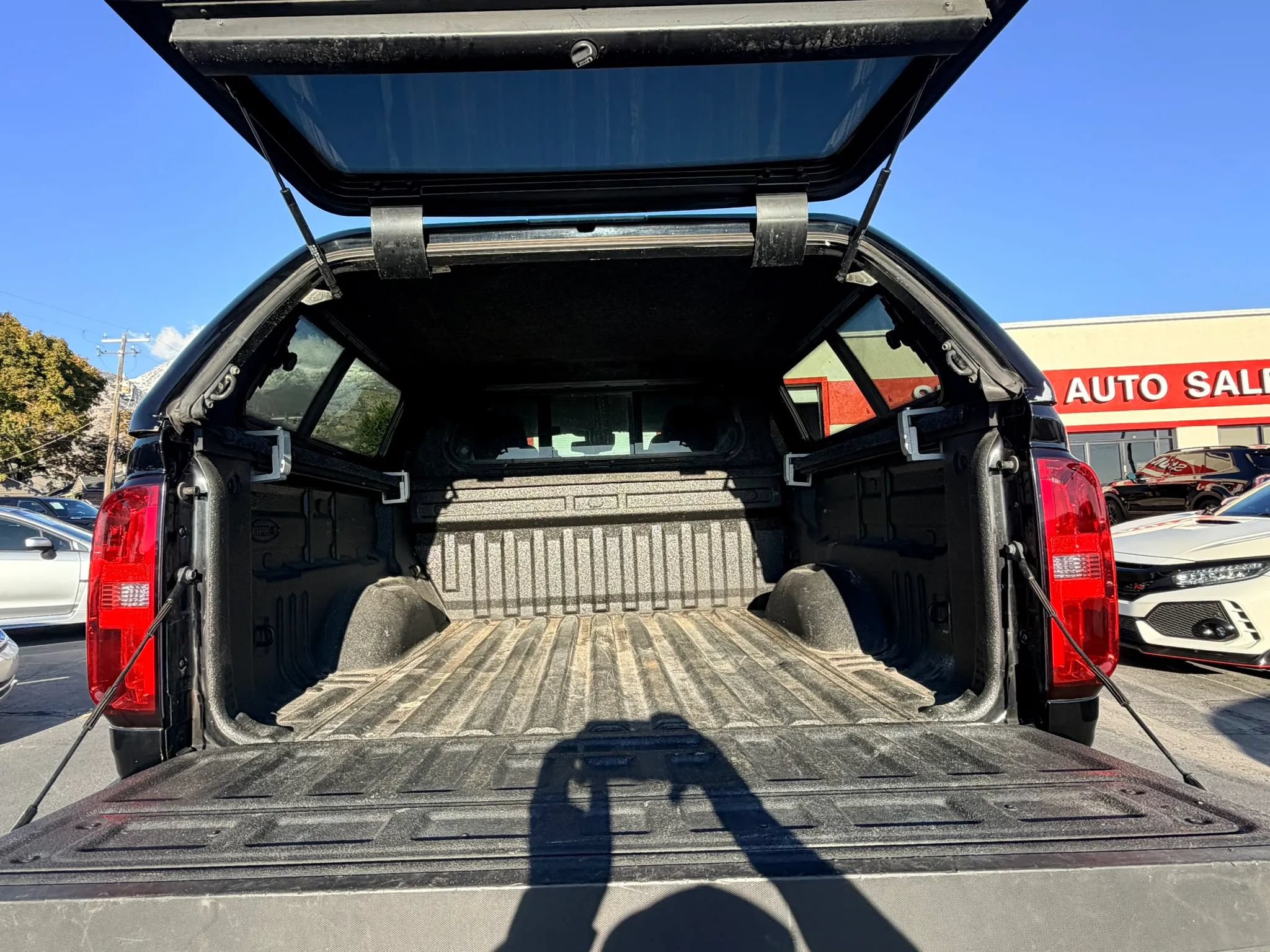 Used 2022 Chevrolet Colorado LT w/ Safety Package AWD/4WD image 23