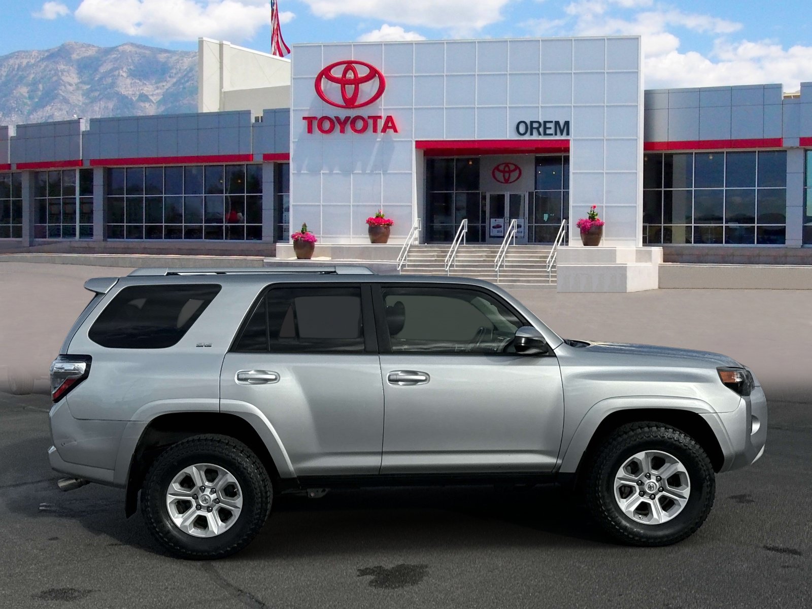 Used 2016 Toyota 4Runner SR5 AWD/4WD image 3